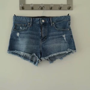Jeansshorts  - Jeansshorts från h&m i storlek 38. Köparen står för frakt⚡️