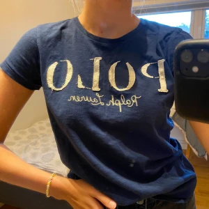 T-shirt - Säljer min fina POLO Ralph Lauren t-shirt i storlek S. Hör av er om ni är intresserade💕