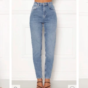 Jeans i nyskick från Bubbleroom - Använd 1 gång, i nyskick