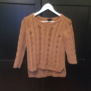  - Brun stickad tröja HM. Storlek S