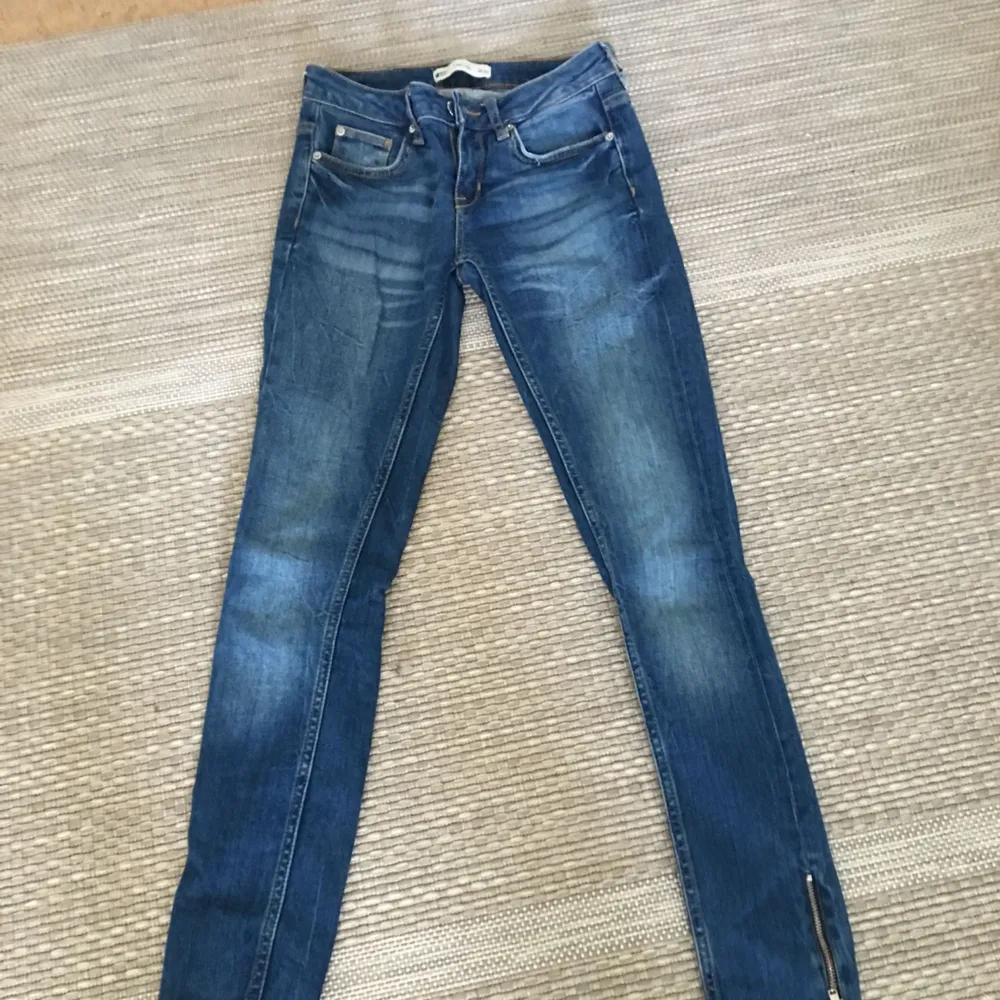 Fina jeans från Gina . Jeans & Byxor.