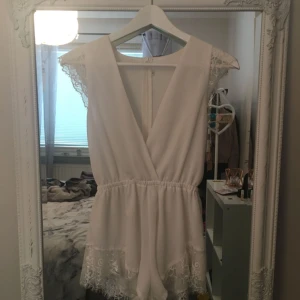  - Jättefin playsuit använd en gång, 150 ink frakt✨ ❗️tar endast swish❗️
