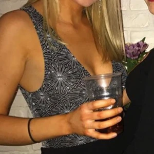  - Body från HM! Säljes pga kommer förmodligen inte använda igen!