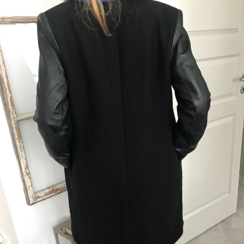 Zara coat with leather sleeves . Jackor.