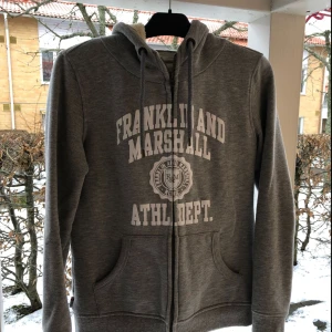  - Franklin and marshall tjocktröja. Hur mysig och varm som helst. Använd fåtal gånger!