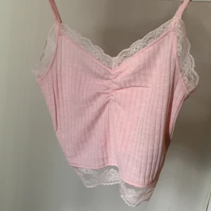 new yorker linne - jättegulligt rosa linne, aldrig använd. passar perfekt till vardagen samt till fest