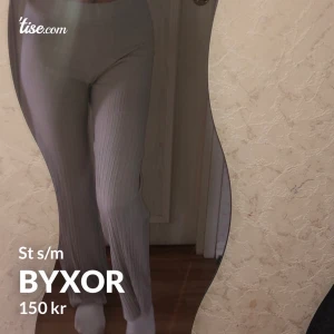 Byxor  - Passar s och m, de är i bra skick 