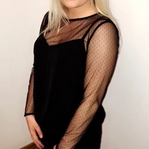 Blus från hm storlek XS-S - Fint skick. Frakten ingår i priset.