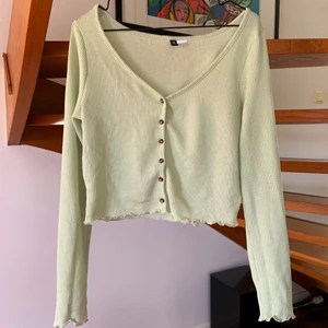 Populär kofta  - Populär mintgrön kofta, storlek M. Frakt: 40 kr