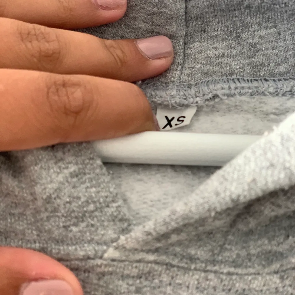 WWF hoodie köptes i 2018 och har nu blivit för liten  🙃😚 ( i bra skick ) || tvättas och stryks innan leverans ✨🤍. Hoodies.