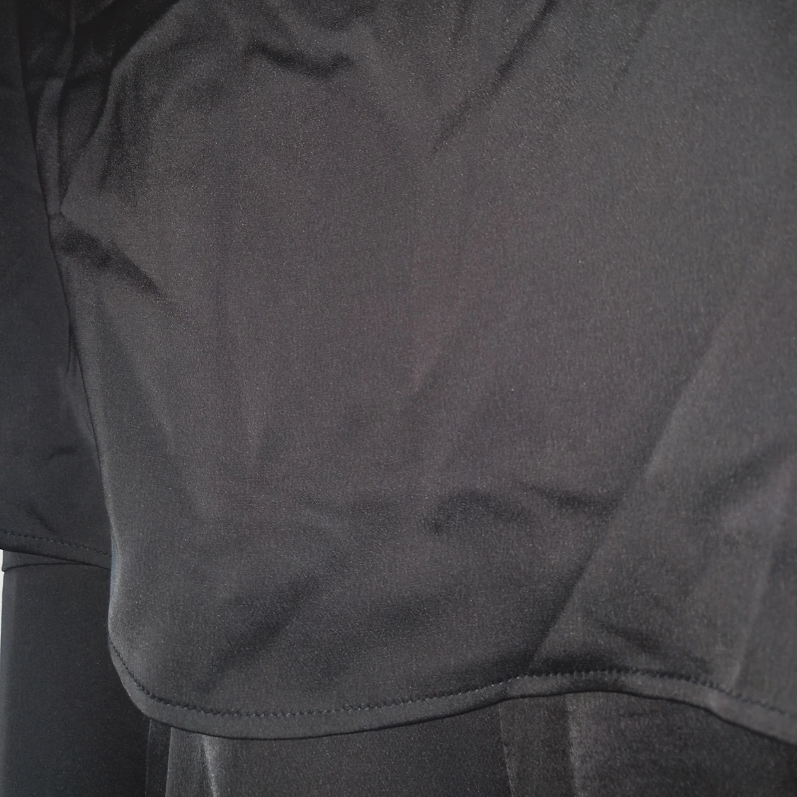 Svart byxdress i nyskick - 91