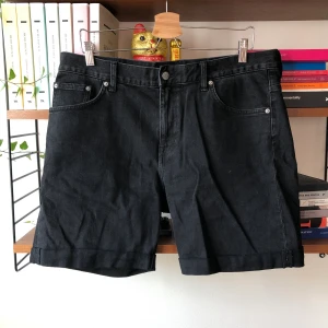 Svarta shorts Weekday - Svarta shorts från Weekday. Oanvända. 