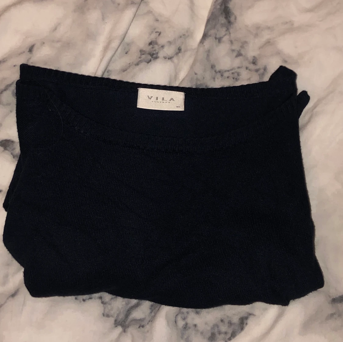 Mörkblå stickad tröja VILA strl xs  - 91