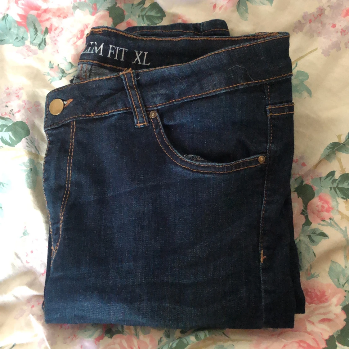 Mörkblå jeans - 91