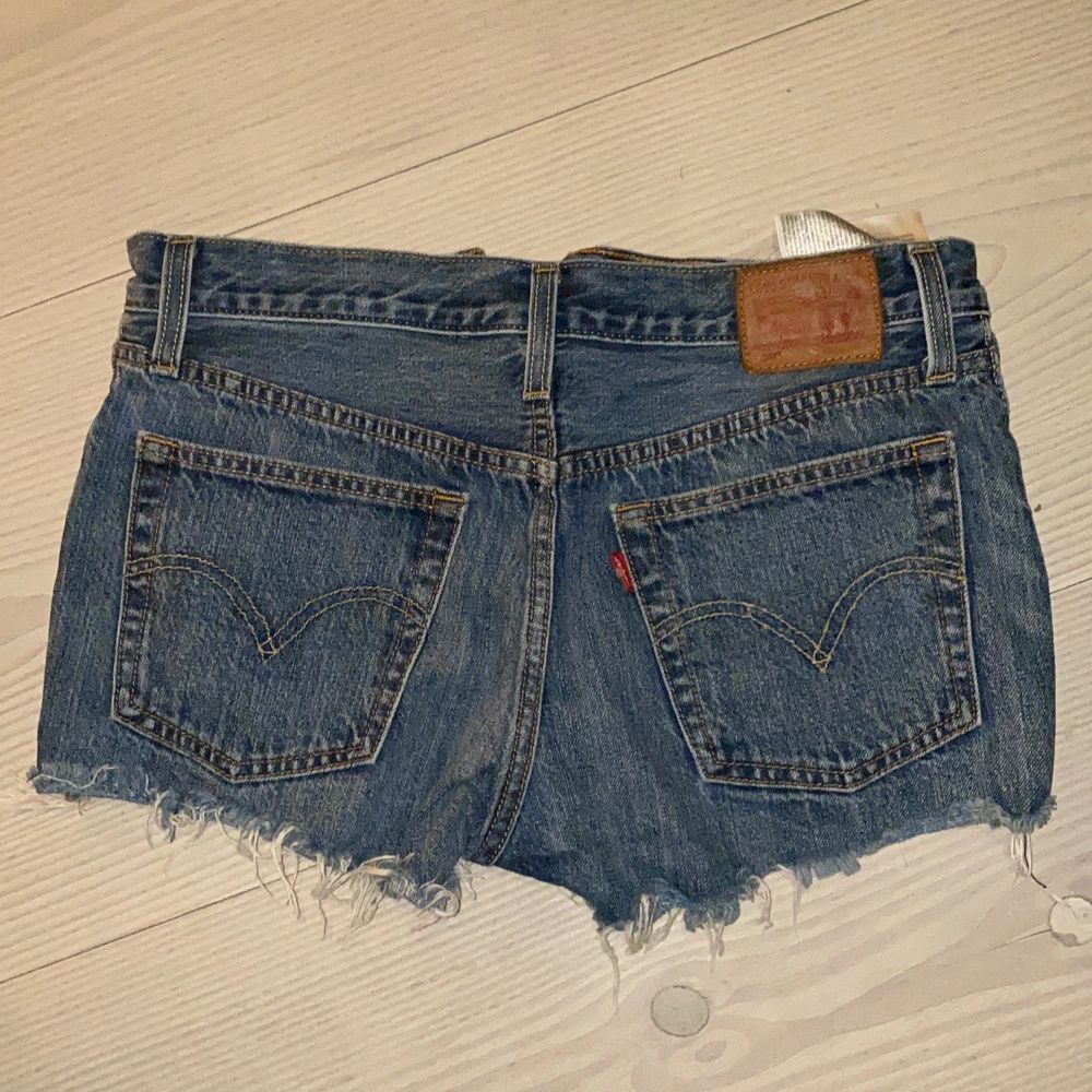 billiga levis shorts