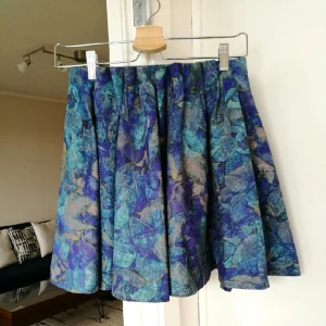  - Skirt with patterns