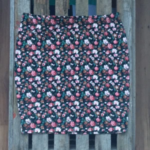  - Söt blommig kjol!