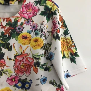  - Magkort tröja från Forever 21.