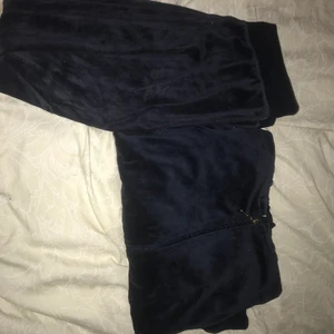 Mjukiscet - Säljer detta marinblåa mjukiscetet ifrån ginatrico