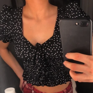 Söt topp - Super söt topp som är använd 1 gång.