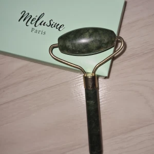 Jade roller - Ensidig jade roller. Bara testad 💚 79kr! *frakt inkluderad                                                                                  ORDINARIE PRIS: ca 180 kr