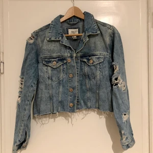 Cropad jeansjacka - Kort och väldigt somrig jeansjacka från Forever 21
