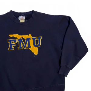 90’s vintage sweater - Mörkblå vintage sweater! Bud från 350, säljer direkt för 550 + frakt 