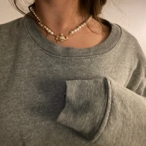 Tröja - Så fin tröja som passar en oversize XS/S! Croppad av mig, super fin och skön verkligen <33 80kr + frakt 