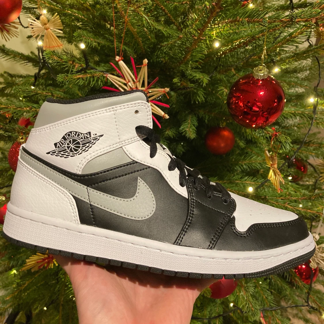 Air Jordan 1 Mid Shadow White