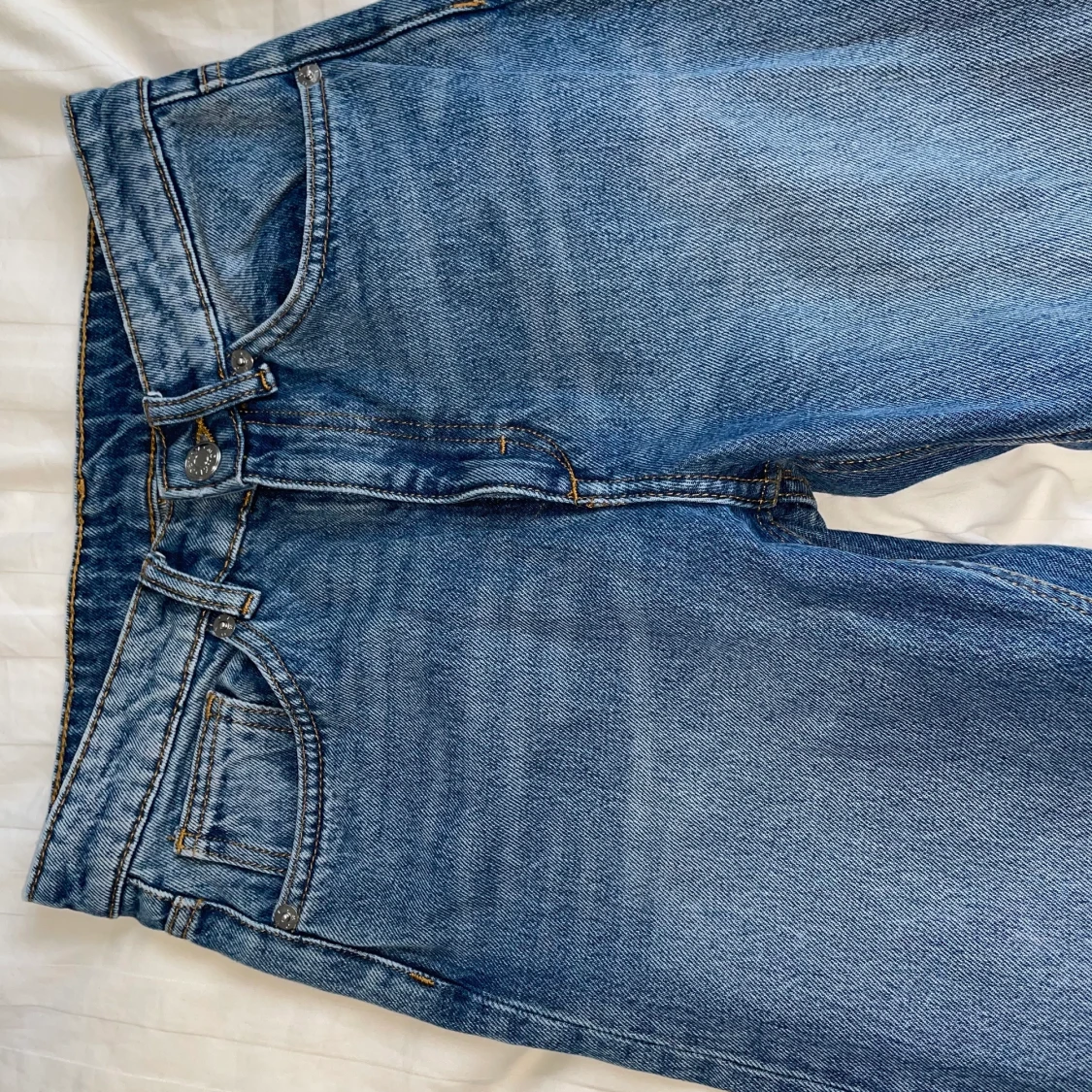 Raka jeans med slits strl 25 - 90