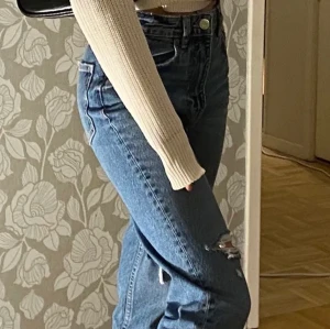 Vida jeans - Säljer dessa fina vida jeans ifrån Zara! Säljer då jag aldrig använt de💓