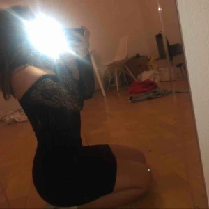  - Fin svart klänning