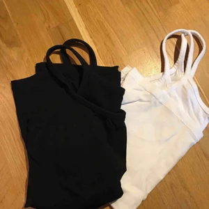  - Ett par fina och sköna linnen, för stora på mig men hoppas nån annan vill ha dem. Inte använda, endast testat. Möts gärna i Stockholm.