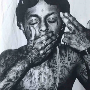  - Fraktkostnaden är inkluderad i priset 💌  Linne med Lil Wayne, använt 1-3 ggr. 