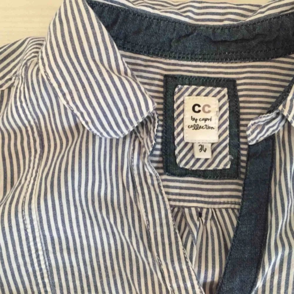 Knappt använd skjorta från CC, Capri collection.. Skjortor.