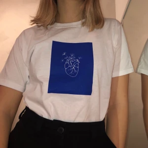  - Vi är ett UF företag från Lund; Semi Uf! 20kr går till att bekämpa den psykiska ohälsan, frakt 45kr<3 Instagram; Semi.uf