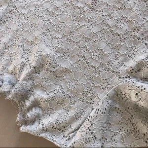  - Blå/grå spets topp från ginatricot. Storlek XS men passar även S