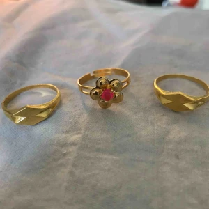  - 🌼 Söta guldringar 10kr/st eller alla för 20kr (frakt tillkommer) 🌼