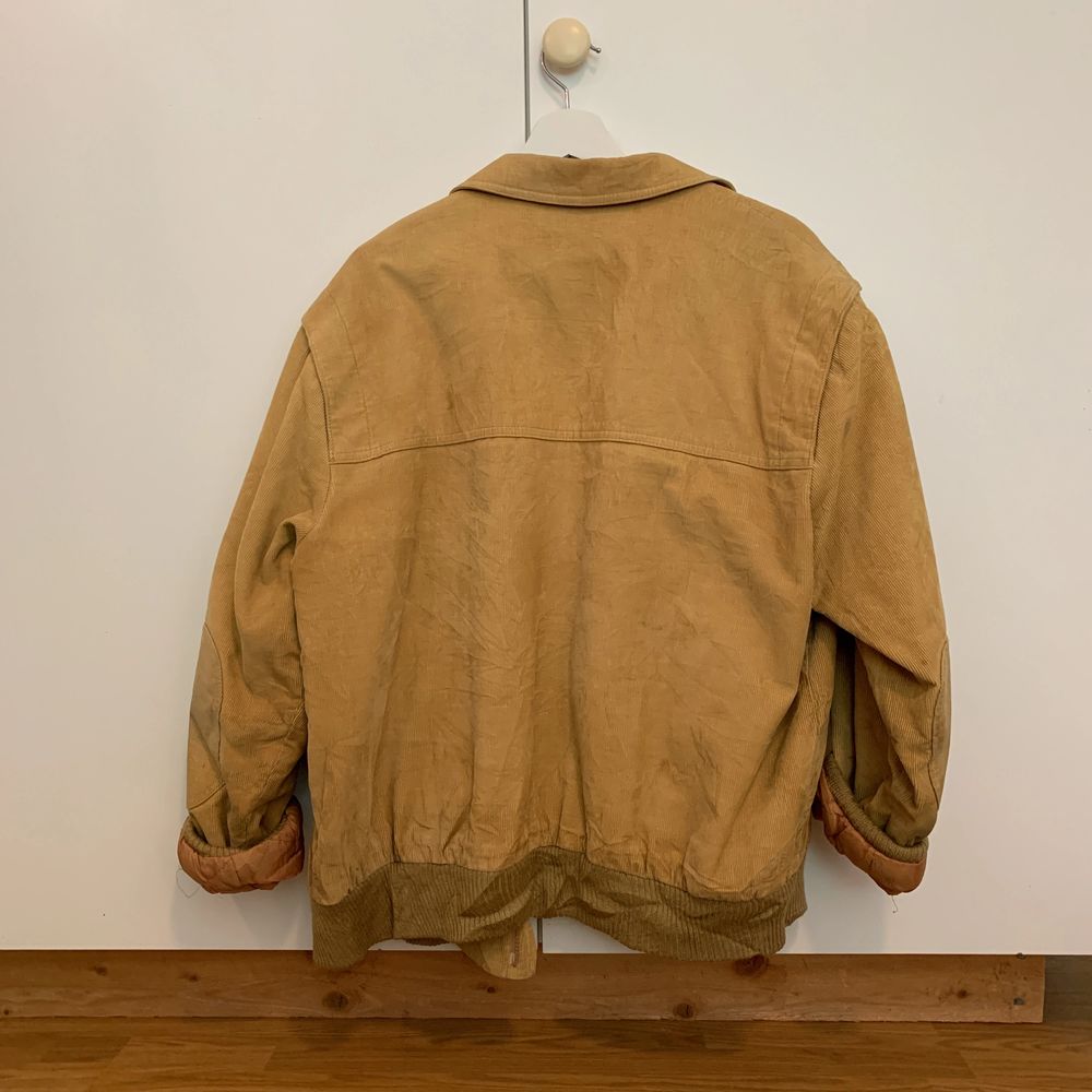 En vintage jacka från Beyond Retro, använd ett fåtal gånger. Köparen står för frakt! 🌻. Jackor.