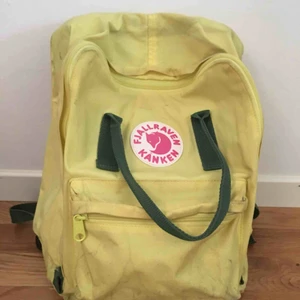  - Gul fjällräven Kånken