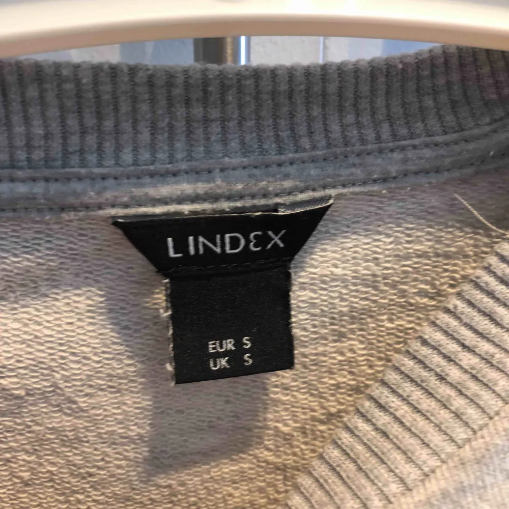 Från Lindex  Priset är inklusive frakt . Tröjor & Koftor.