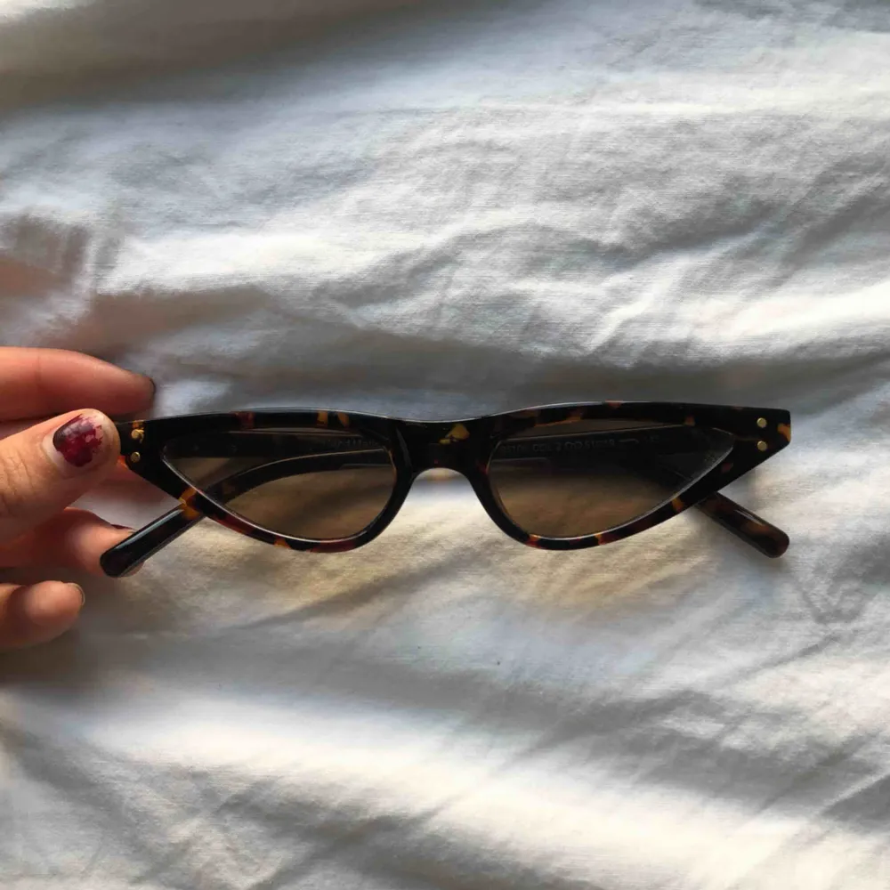 Fräcka solglasögon som passar skit bra nu i sommar och hela året på Instagram ;)) - köparen står för frakten men möts gärna i Malmö trakten . Accessoarer.