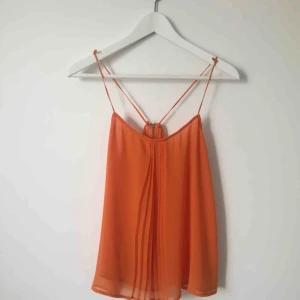  - Linne från Zara i en fin orange nyans. 