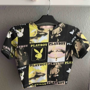  - Helt ny playboy x missguided tröja, bara testad och ligger nu bara och tar plats i garderoben tyvärr.