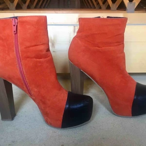  - Supersnygga skor från Nelly.com i storlek 39. Köptes för 399kr. Säljer för 70kr + frakt eller mötas upp i Stockholm