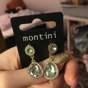  - Helt nya aldrig testade dem e guld/silvriga väldigt lika som lika dana hel silvriga därför säljes dem frakt 9kr 