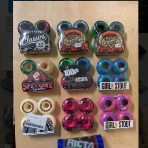  - Skateboard hjul 250:-/sett (4st)oavsett tidigare pris. Finns 52mm och 54mm Köparen betalar frakt. 