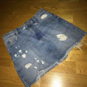  - Kjol från Zara med slitningar! 