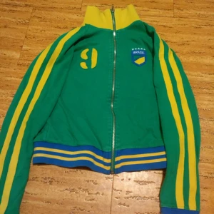  - Vintage träningströja med Brasil på! 