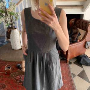 H&M grey dress, good for any occasion. EUR 36